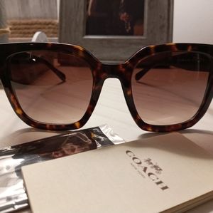 Coach HC8249 Tortoise Shell Sunglasses EUC